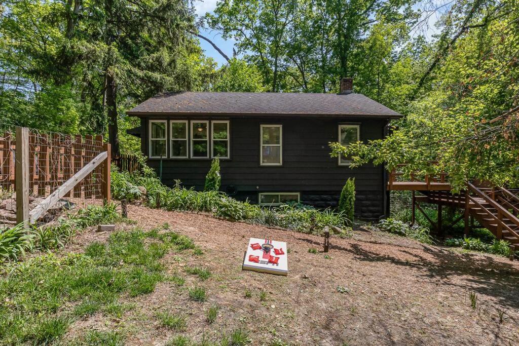 Black Cabin Getaway In Woods I Valpo Valparaiso Exterior photo